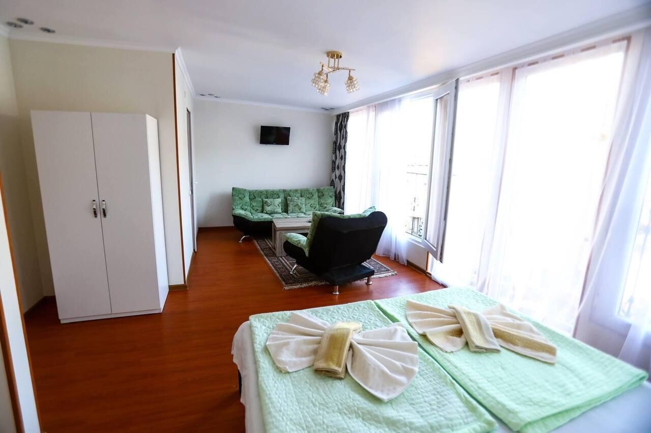 Room | Desk, soundproofing, free WiFi