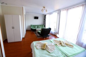 Zimmer | Schreibtisch, schallisolierte Zimmer, kostenloses WLAN