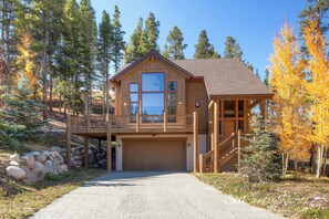 Exterior - Escape to Luxury Stunning Private Home with HOTTUB & Breathtaking Views CROSS (Breckenridge)