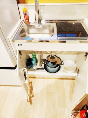 Deluxe-Haus, 2 Schlafzimmer, Nichtraucher, Kochnische | Eigene Küche | Großer Kühlschrank, Mikrowelle, Herdplatte, Wasserkocher