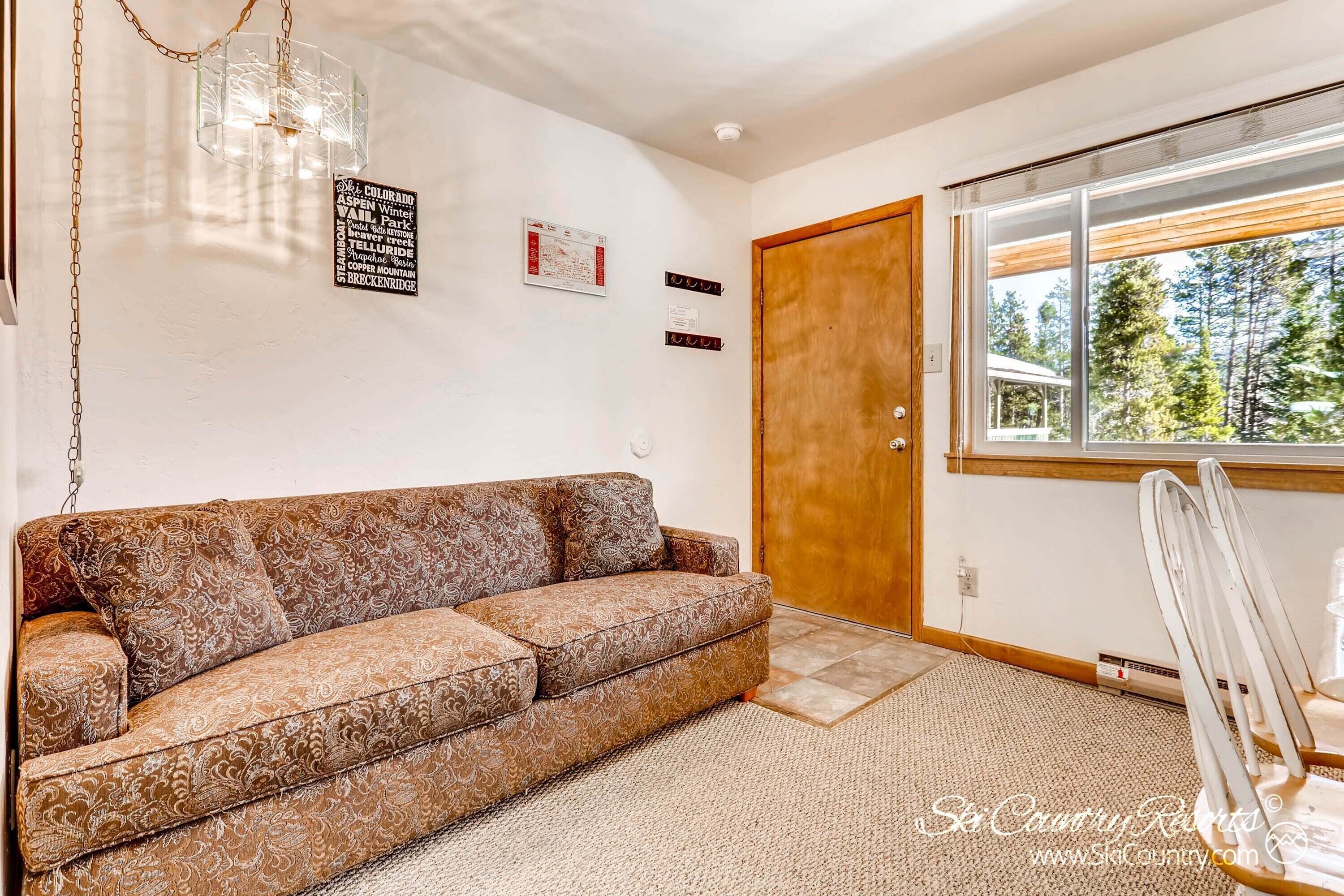Cozy Condo - Budget-Friendly w/ Incredible Location & Onsite Amenities | PM6D