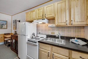 Frigorífic, microones, forn i placa de cuina 