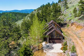 Exterior - Beautiful Adult Themed Mountain house with WiFi in Idaho Springs (Idaho Springs)