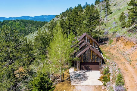 Exterior. Beautiful Adult Themed Mountain house with WiFi in Idaho Springs