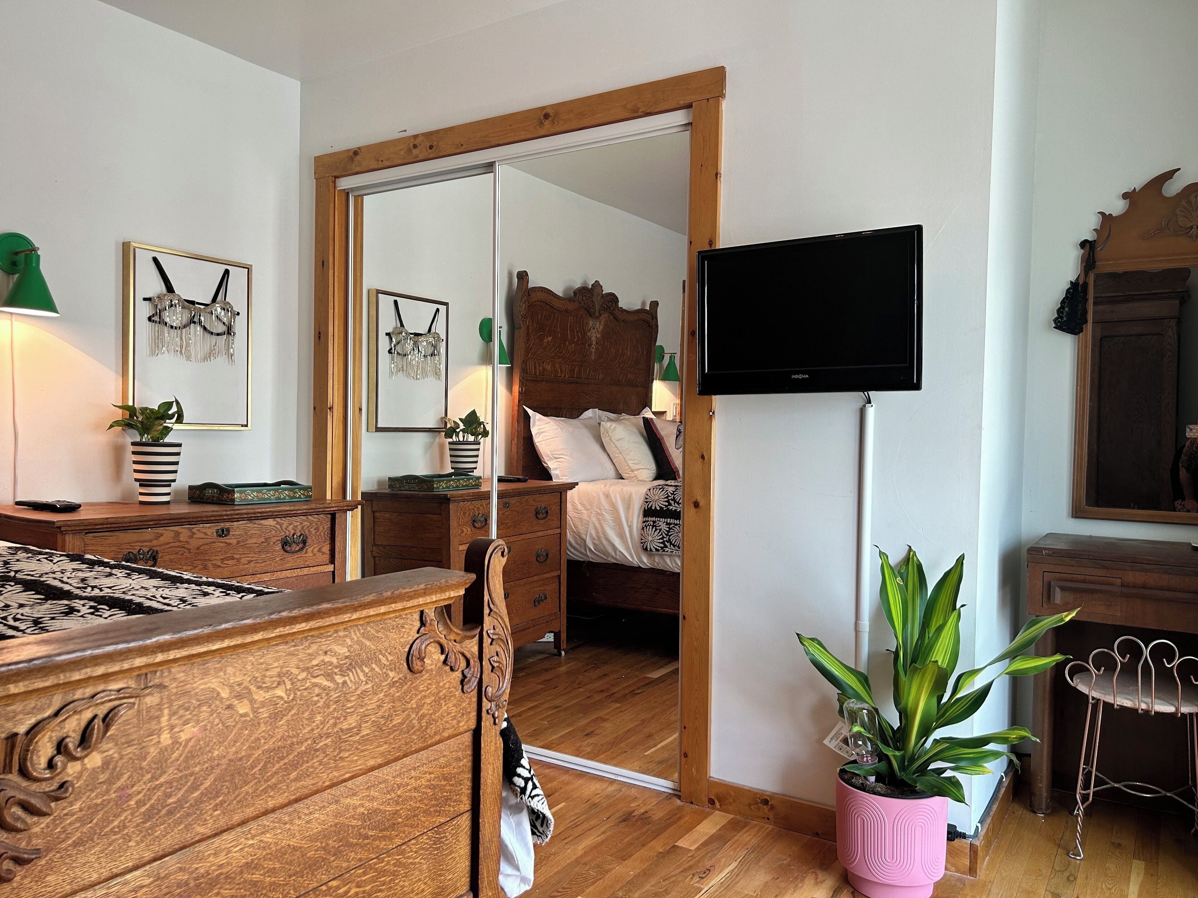 4 habitaciones, tabla de planchar con plancha y wifi gratis 