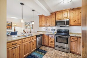Fridge, microwave, oven, stovetop - RECENTLY RENOVATED! Enjoy Breathtaking Views at this Summer Getaway! PA203 (Breckenridge)