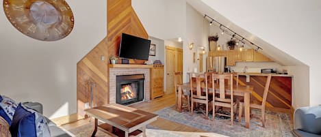 TV, fireplace