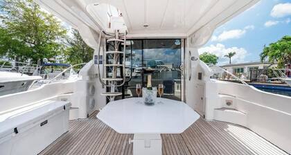 Cozy 2-bedroom yacht in beautiful Miami with WiFi, AC