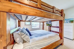 3 Schlafzimmer, Schreibtisch, Bügeleisen/Bügelbrett, Reisekinderbett
