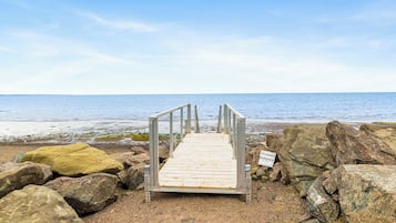 Sun-loungers, beach towels
