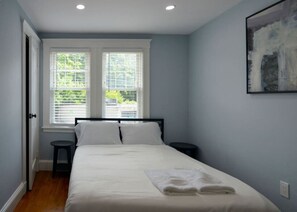4 habitaciones, escritorio, tabla de planchar con plancha y wifi gratis 
