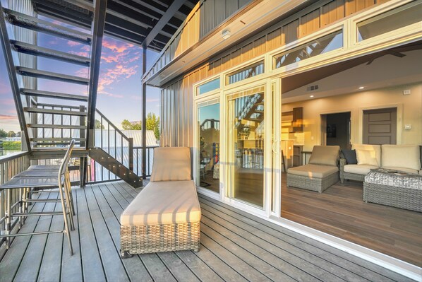 Terrace/patio - Luxurious Lakehouse Living (Lawtonka)