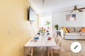 Dining - Fishing Kayak paradise beside Lake Tohoa Family Pet Friendly (Kissimmee)