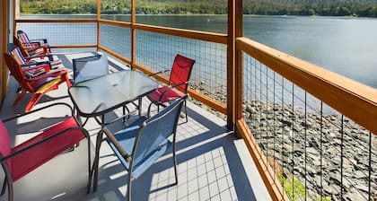 Stunning Oceanfront Home w/ Mountain Views!