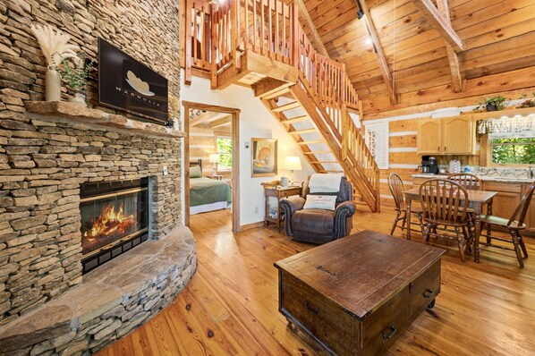 Televisión y chimenea