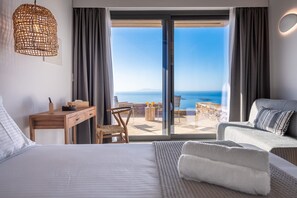 5 bedrooms, in-room safe, iron/ironing board, free WiFi