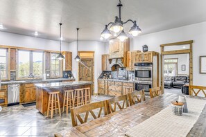 Fridge, microwave, stovetop, dishwasher - Spacious Afton Home: Patio, Grill & Mountain Views (Afton)