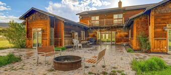 Spacious Afton Home: Patio, Grill & Mountain Views