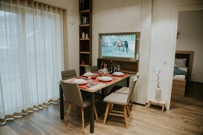 Dining - Apartment in Kranjska Gora with mountain view (Kranjska Gora)