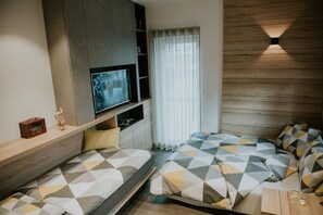 1 dormitorio, tabla de planchar con plancha, Internet y ropa de cama