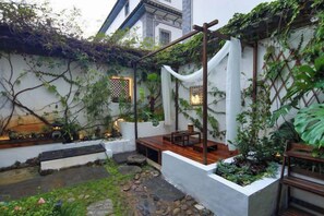 Property grounds - Buxianshan Guesthouse (Dali City)