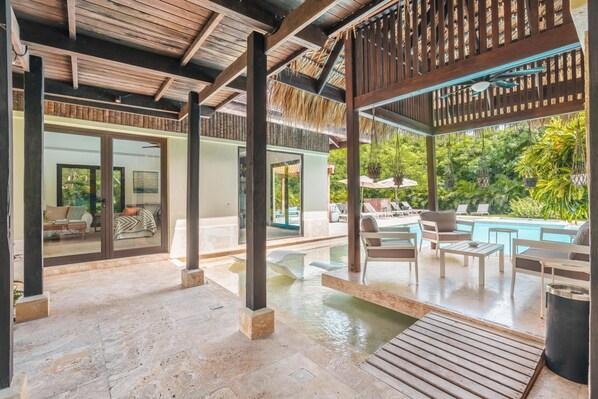 4 bedrooms - Mesmerizing Villa With Jacuzzi Maid in Cap Cana (Punta Cana)