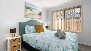 3 bedrooms, desk, iron/ironing board, free WiFi
