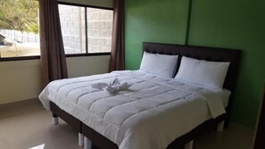 Familie-alpehytte, ved fjell | Safe på rommet og wi-fi (inkludert)