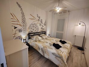 2 Schlafzimmer, Schreibtisch, Bügeleisen/Bügelbrett, WLAN