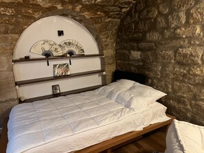 1 chambre, coffres-forts dans les chambres, fer et planche Ă repasser