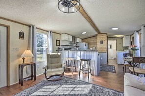 Interior - Ralph’s Retreat-Country Living, Perfected (Ocala)