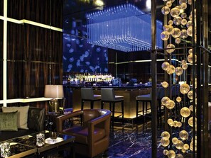 Bar (on property) - 🌴 1-bedroom Premium condo in Harborside Resort, Full Access to Atlantis ✨ (Nassau)