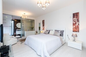 5 soverom, strykejern/-brett, wi-fi og sengetøy