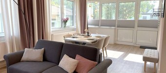 Central oasis of peace with veranda & parking, Zentrale Ruheoase mit Veranda & Parkplatz (