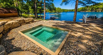 Lakeview King Suite-Sauna-Hot Tub-Pontoon Rentals!