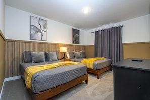 3 bedrooms, desk, iron/ironing board, travel cot