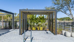 المنطقة المحيطة بالمنشأة