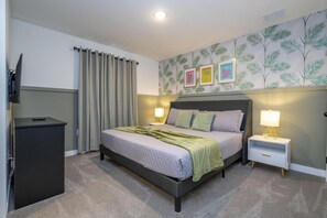 3 bedrooms, desk, iron/ironing board, travel cot