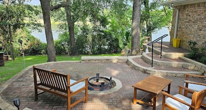 Beautiful Lakefront house at Hilltop Lakes, a vacation place to relax & enjoy.