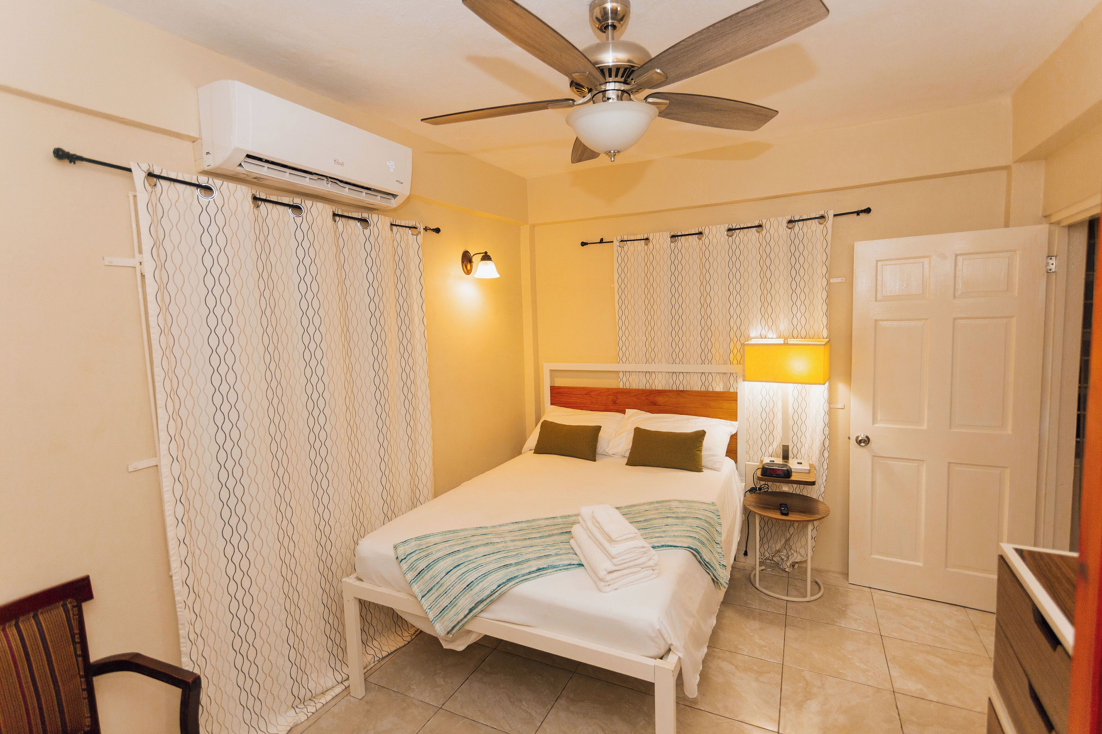 1 chambre, fer et planche à repasser, Wi-Fi, draps fournis