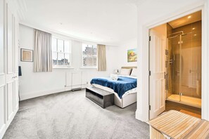 3 bedrooms, desk, iron/ironing board, WiFi