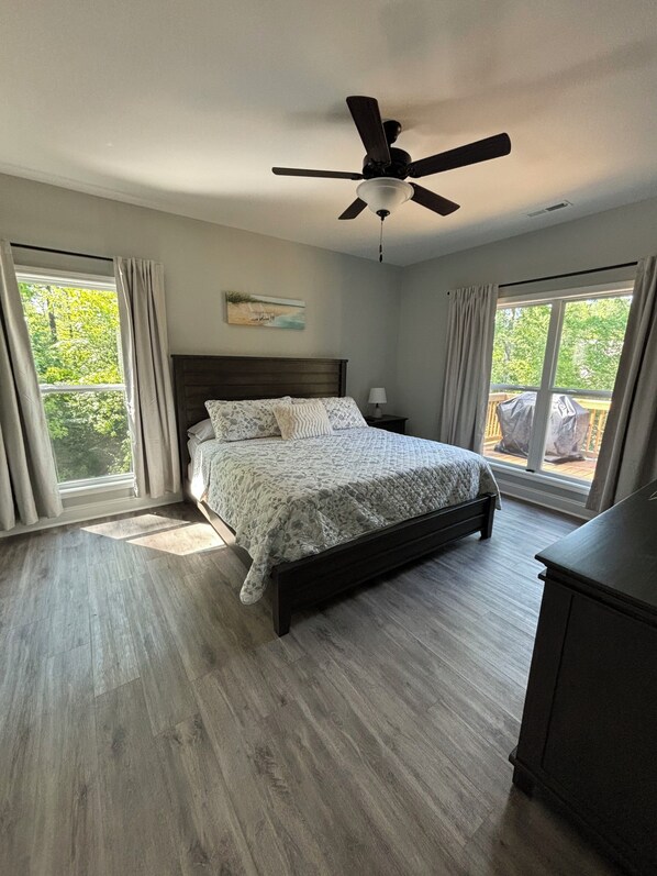 3 bedrooms, iron/ironing board, free WiFi, bed sheets