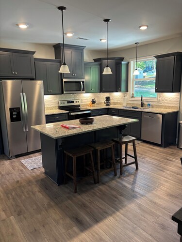 New House on Lake Martin – Peaceful Creekside-Pet Friendly-Fishing-Auburn