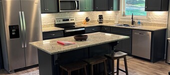 New House on Lake Martin – Peaceful Creekside-Pet Friendly-Fishing-Auburn