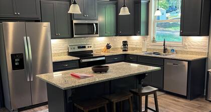 New House on Lake Martin â Peaceful Creekside-Pet Friendly-Fishing-Auburn