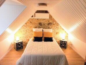 3 Schlafzimmer, Reisekinderbett
