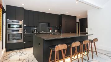 Microwave, oven, stovetop, dishwasher