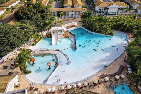 Kolam renang terbuka