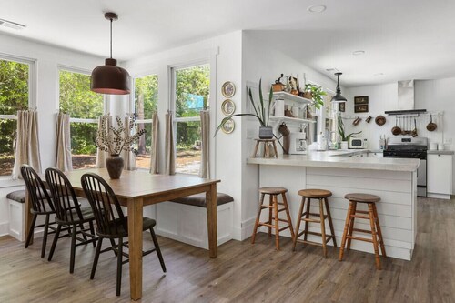 The Cayce Cottage | 3BR w/ Private Pool