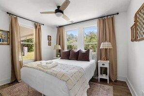 3 soveværelser, skrivebord, strygejern/strygebræt, weekendseng